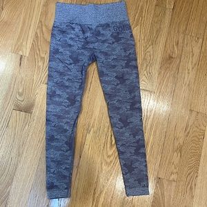 Gymshark Dark/Light Purple Camo leggings